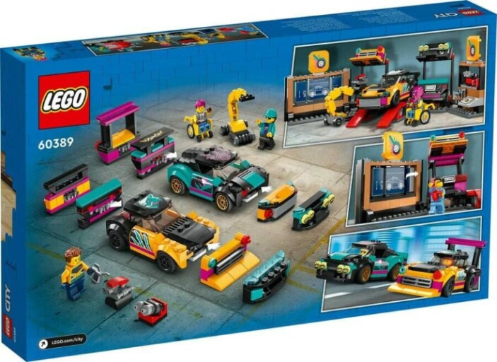 Kind aan het spelen met LEGO City Garage