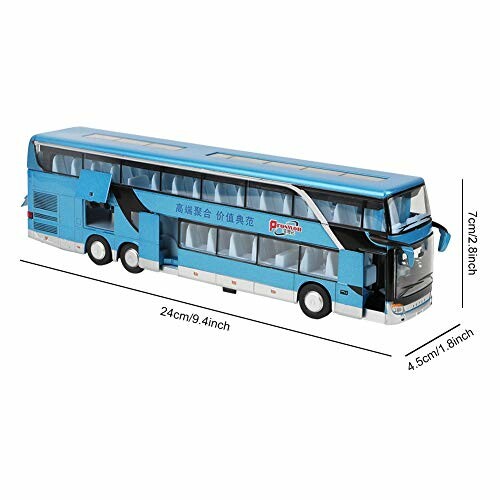 Kind speelt met de elektrische dubbeldekker bus