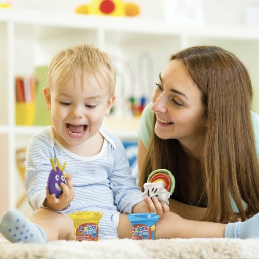 Kleurrijke potten van CARIOCA Baby Do modelleermassa