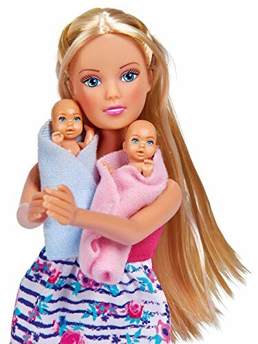 Barbie-pop met tweelingbaby's in dekens