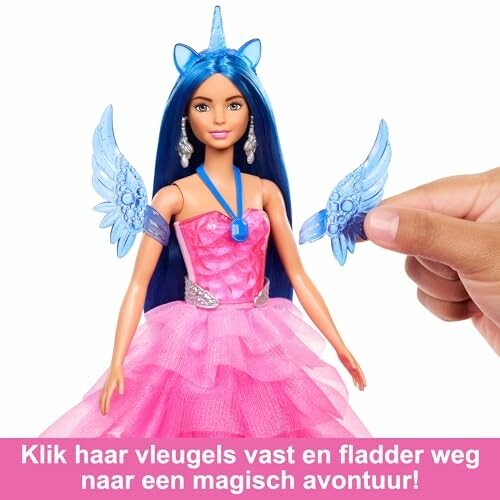 Barbie pop met blauwe vleugels en roze jurk