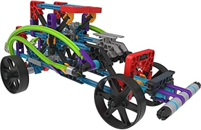 K'NEX auto speelgoedconstructie met kleurrijke onderdelen.