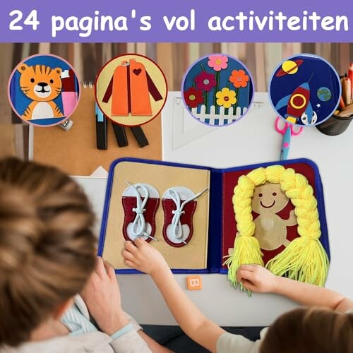 Kind met educatief activiteitenboek