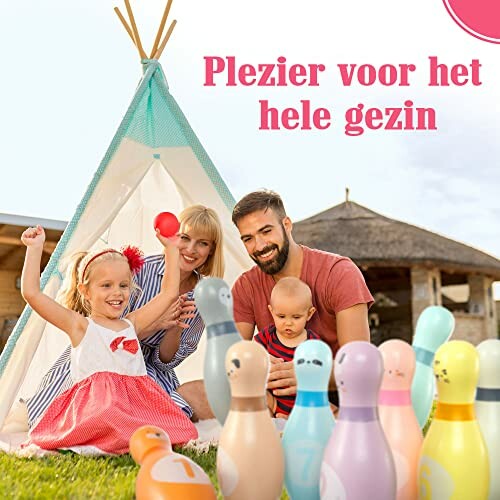 Gezin speelt buiten met kleurrijke kegelspeelset.