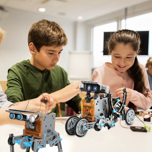 Kinderen bouwen robots in klaslokaal