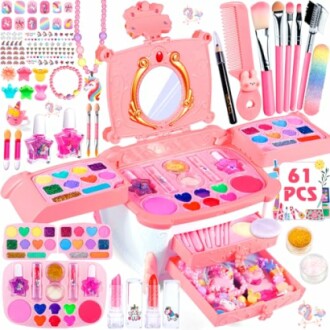 Kindermake-up set met verschillende accessoires en kleuren.