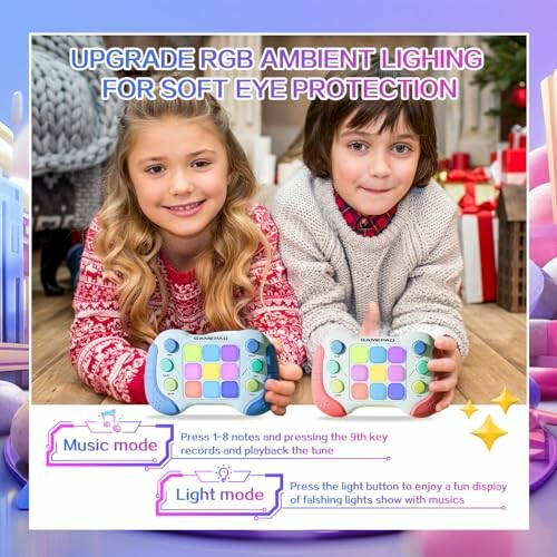 Twee kinderen spelen met een elektronisch speelgoed met RGB-verlichting.