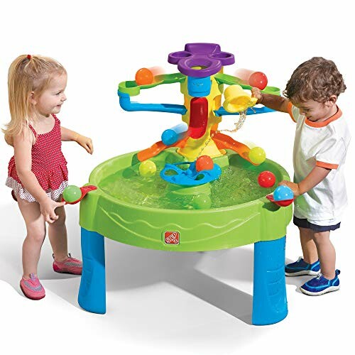 Kinderen spelen met watertafel