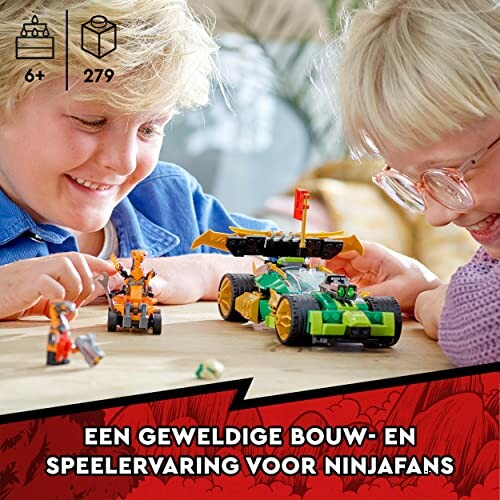 Kinderen spelen met LEGO bouwset op tafel.