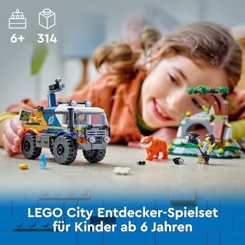 Kind speelt met LEGO City ontdekkingsset