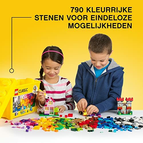 Kinderen spelen met LEGO stenen op een tafel.