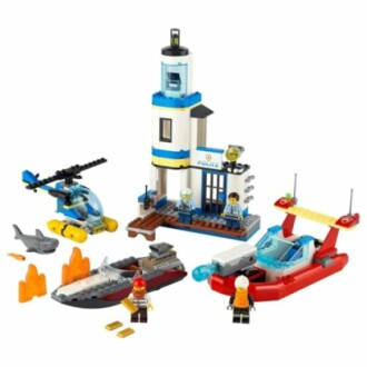 LEGO kustwacht set met vuurtoren, boten en helikopter