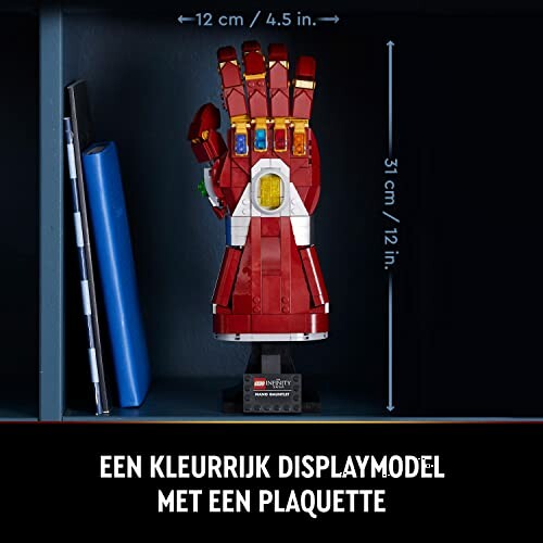 Kleurrijk LEGO displaymodel van de Infinity Gauntlet