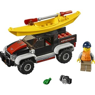 Lego jeep met kajak en poppetje.