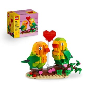 Lego papegaaien met hartvormige ballon