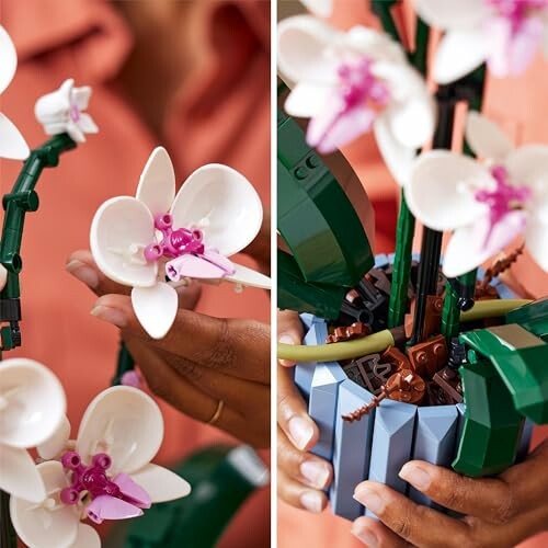 Twee close-ups van een LEGO orchidee bouwset in handen.