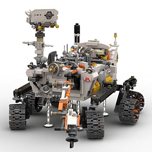 LEGO-model van Mars-rover op witte achtergrond