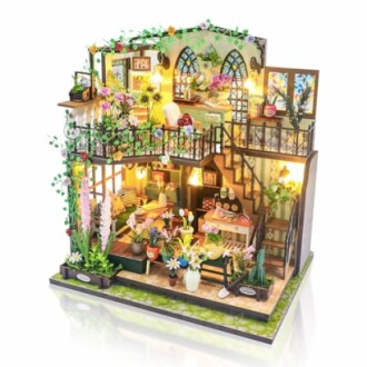 Miniatuur poppenhuis met verlichting en planten