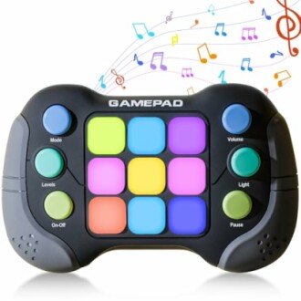 Speelgoed gamepad met muzikale noten en gekleurde knoppen.