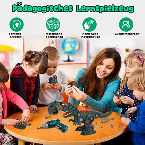 Kinderen spelen met educatief speelgoed en een volwassene helpt hen