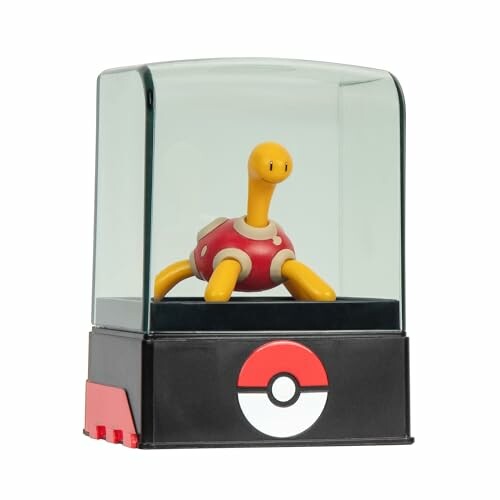 Pokémon figuur in vitrine