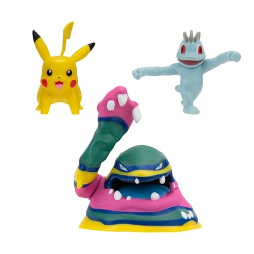 Drie Pokémon-figuren: Pikachu, Machop en Muk.