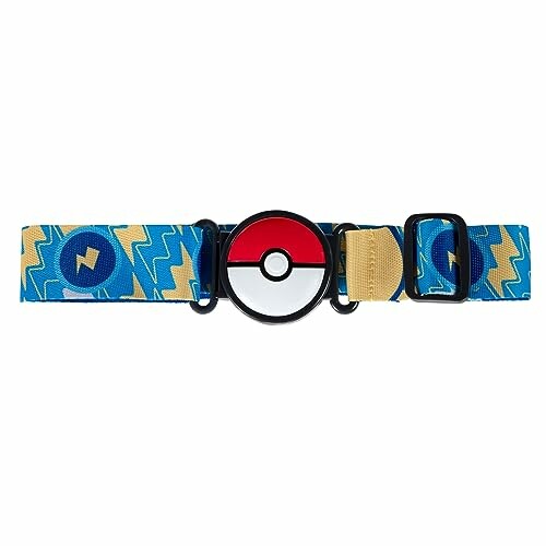 Blauwe hondenhalsband met Pokebal ontwerp en bliksem patroon.