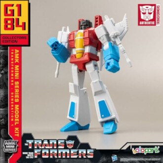 Een modelset van een Transformer speelgoedfiguur met rode, witte en blauwe kleuren.