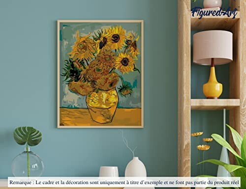 Een schilderij van zonnebloemen aan de muur in een kamer.