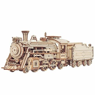 Houten model van een stoomlocomotief